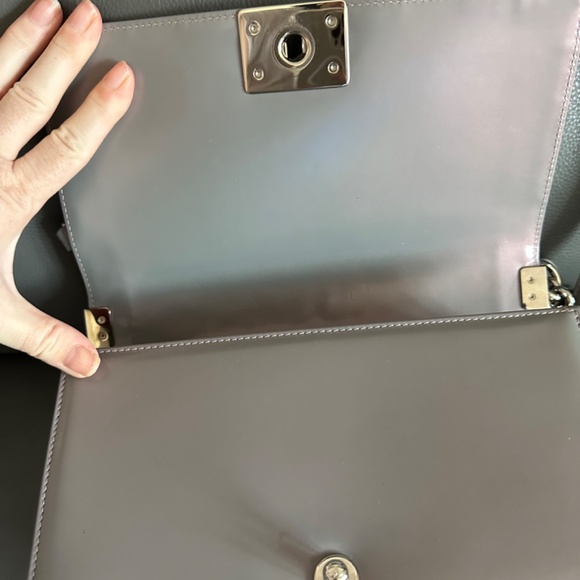 Chanel Boy Medium - Picture 8 of 16